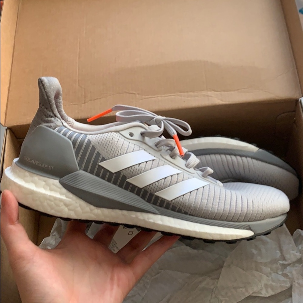 New in box Adidas solar Goldie st 19 running shoe